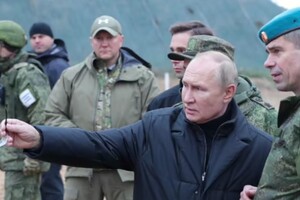 Путін повірив у «шанс прорвати фронт». Воєнний експерт пояснив, чому росіяни безперервно атакують