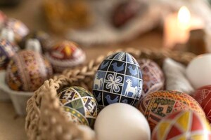 Крашанки і писанки: чим відрізняються великодні яйця