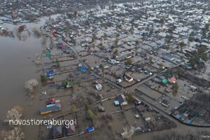 Рівень води в Оренбурзі перетнув критичну позначку: вулиці затоплені (відео)