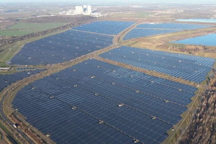 У Німеччині введено в експлуатацію найбільшу в Європі сонячну електростанцію