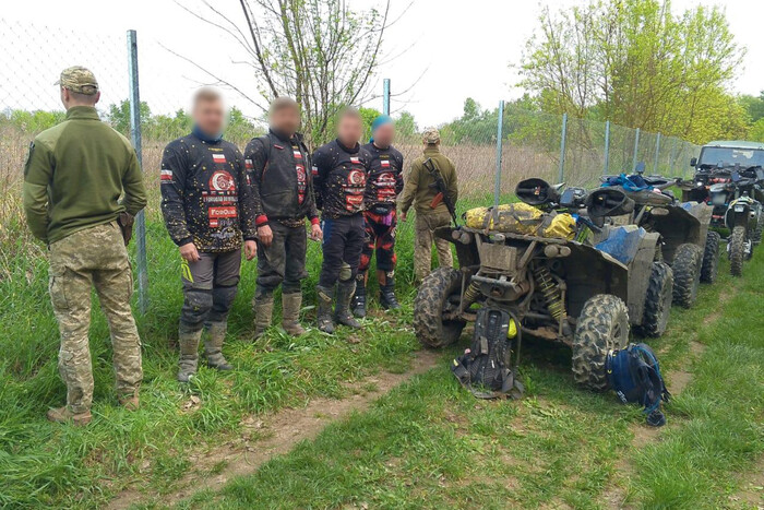 Поляки на квадроциклах незаконно перетнули кордон із Україною (фото, відео)