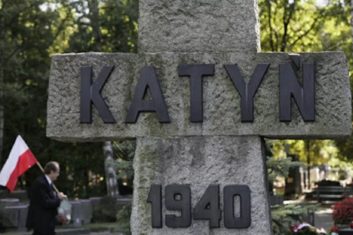 Росія зняла з себе відповідальність за убивства поляків у Катині. ФСБ оприлюднила новий фейк