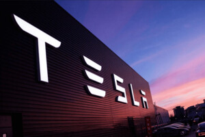 Ілон Маск звільнить 10% співробітників Tesla через падіння продажів автомобілів