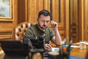 Зеленський підписав закон про мобілізацію, помер письменник Дмитро Капранов. Головне за 16 квітня