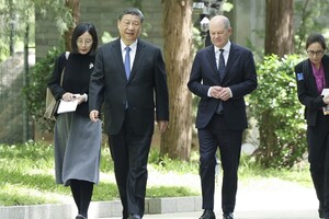 Голова КНР Сі Цзіньпін та канцлер ФРН Олаф Шольц