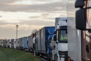 Польські фермери поновили блокування вантажівок на кордоні