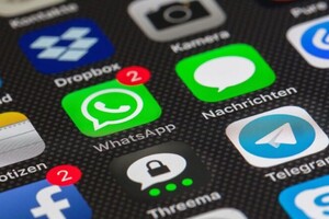 Apple видалила WhatsApp та Threads з китайського App Store