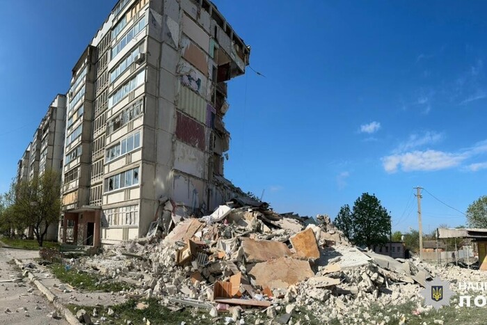 Окупанти вдарили по житлових будинках у Вовчанську: є загиблі та поранені (оновлено)