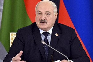 Лукашенко вважає, що ситуація вимагає «найжорсткішого контролю у всіх сферах»