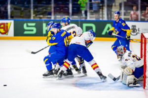 Україна здобула четверту перемогу поспіль на чемпіонаті світу з хокею
