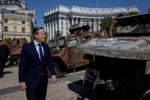 Кемерон: Україна може застосовувати британську зброю для нанесення ударів по території РФ