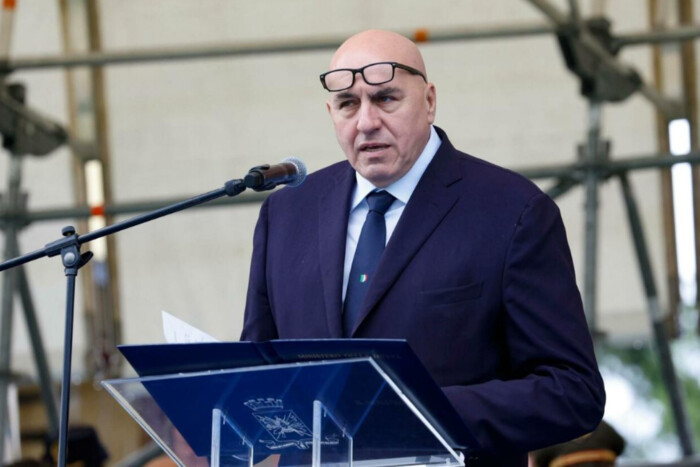 Міністр оборони Італії схиляє Україну до переговорів із Путіним 