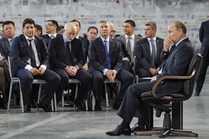 Поколінню Путіна пора йти зі сцени, але його наступники не готові – Politico