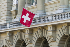 Швейцарські банки продовжують приймати від росіян перекази в рублях – ЗМІ