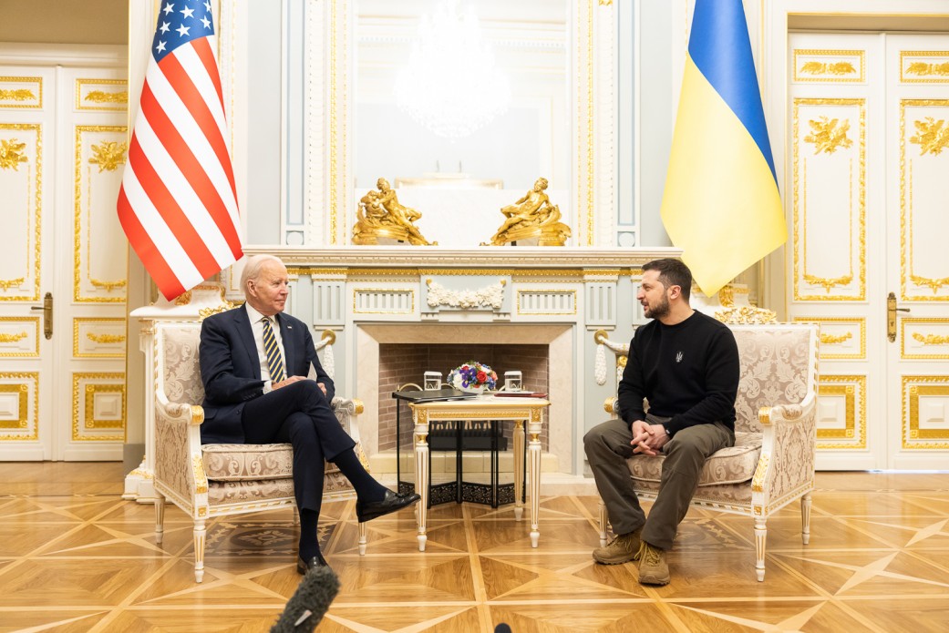 Biden n'est pas venu les mains vides: lors des négociations, il a promis une aide supplémentaire à l'Ukraine