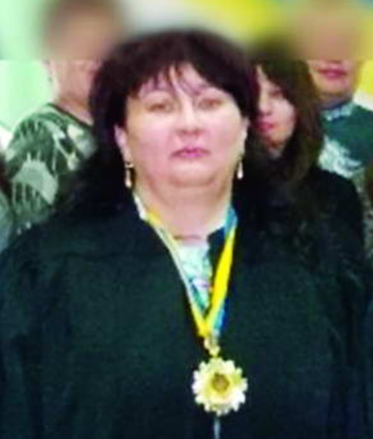 Вирок судді Оксани Софілканич (на фото посередині в окулярах) викликав обурення суспільства