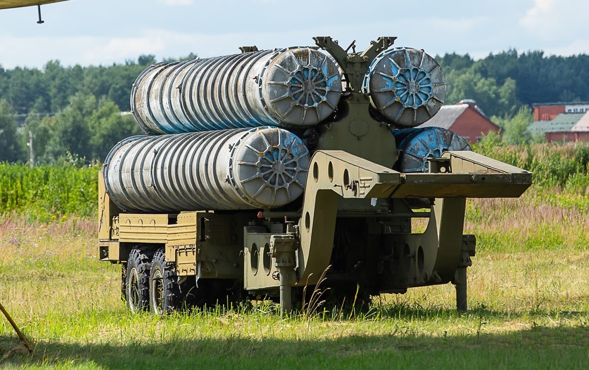 Свої старі зенітні ракети 5В55 агресор вирішив утилізувати в Україні