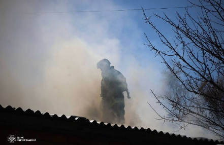 Окупанти вдарили по Чернігову: наслідки прильотів (фото) фото 2