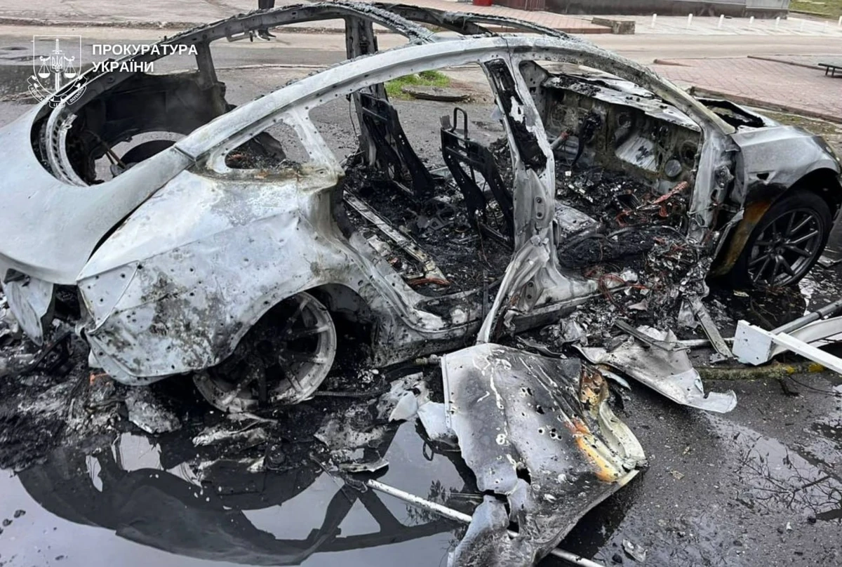 Росія вдарила безпілотниками по Нікополю: є поранені (фото)