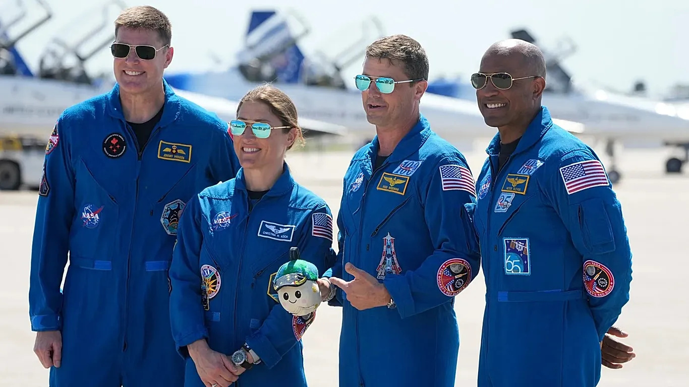 Командир місячної місії порушив інструкції NASA: яке покарання світить фото 2