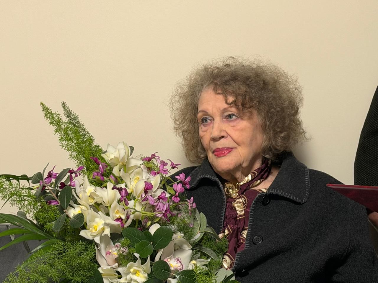 Хто вітав Ліну Костенко. Фото з Дня народження Легенди фото 2