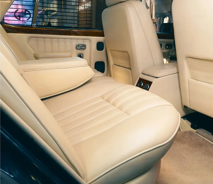 Розкішна автівка Джорджо Армані шукає свого власника: за скільки можна придбати