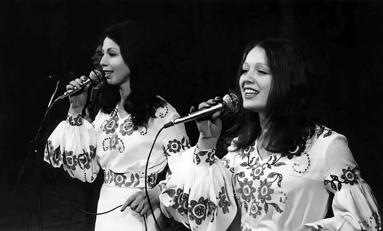 Ауріка та Лідія Ротару в народному ансамблі пісні і танцю «Черемош»