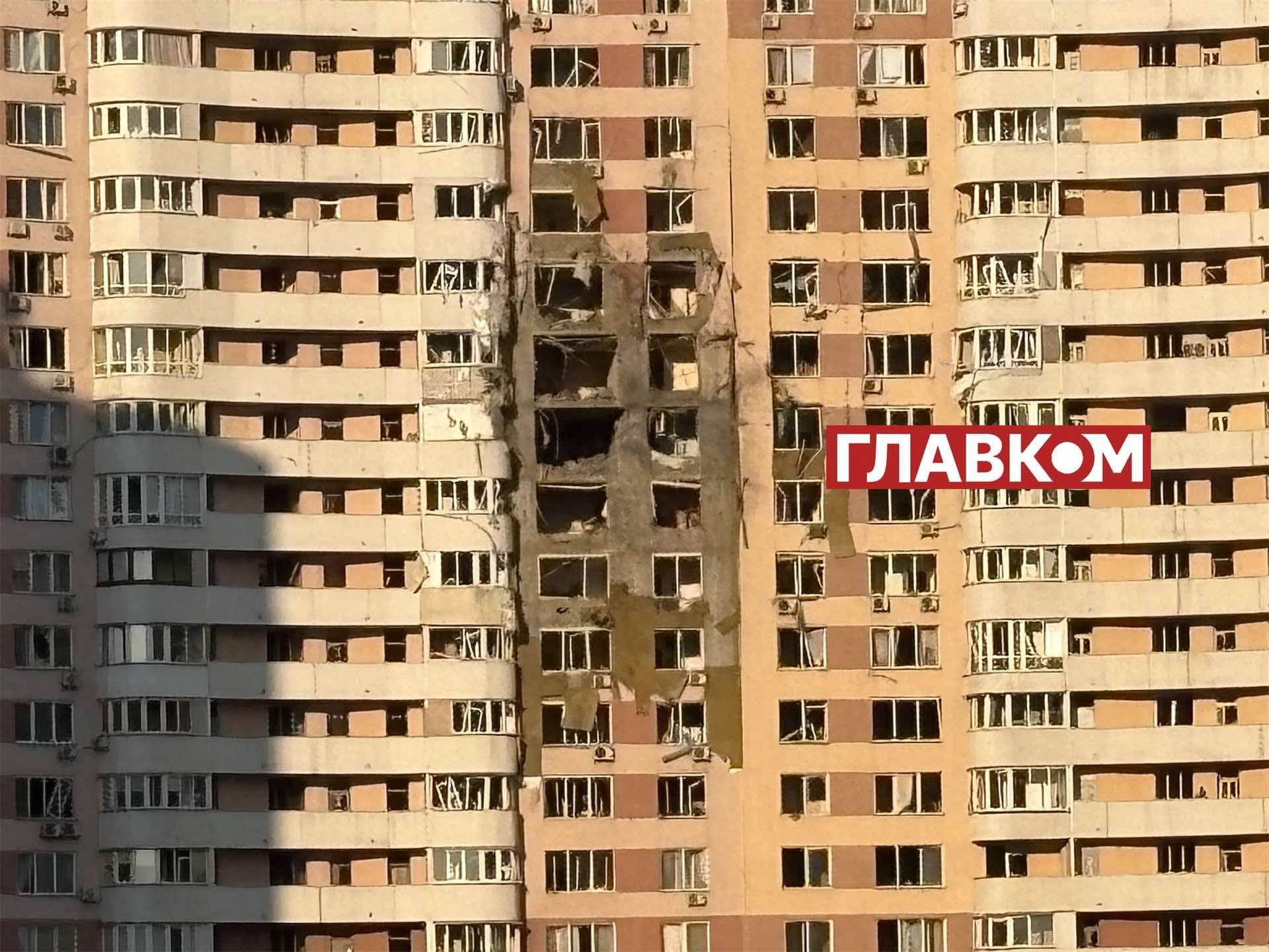 У Дарницькому районі Києва утворилась масштабна вирва після атаки РФ (відео) фото 1