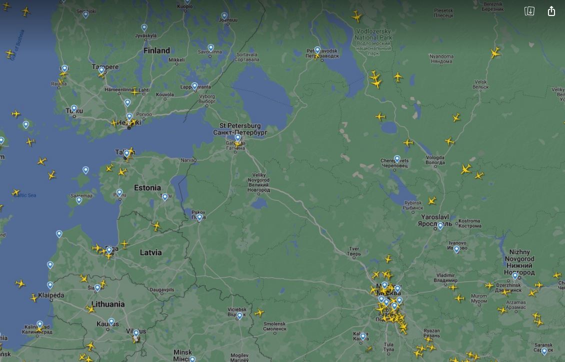 Les autorités de Saint-Pétersbourg ont fermé l'aéroport en raison d'un objet inconnu dans l'air photo 2