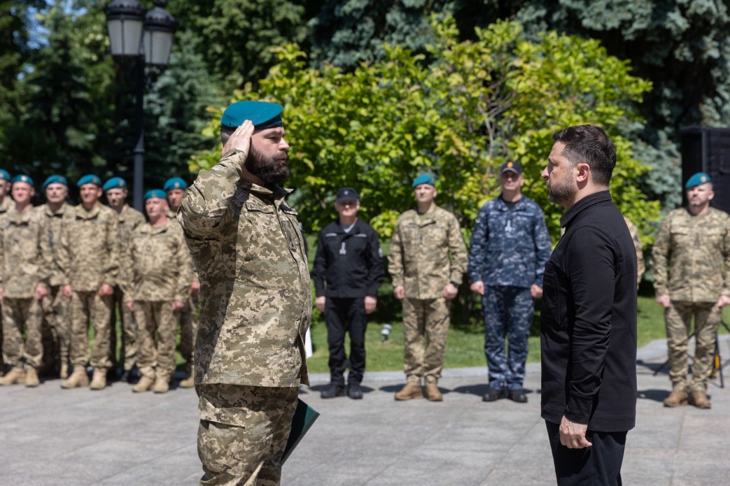 Президент відзначив морських піхотинців державними нагородами фото 3
