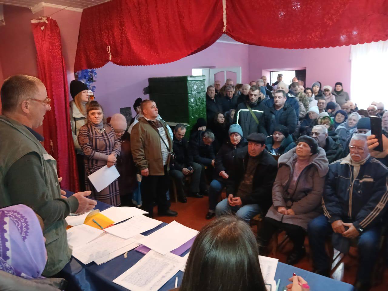 95-річна буковинка підтримала перехід своєї релігійної громади до ПЦУ фото 1