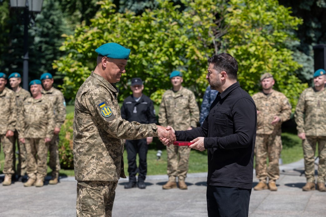 Президент відзначив морських піхотинців державними нагородами фото 2