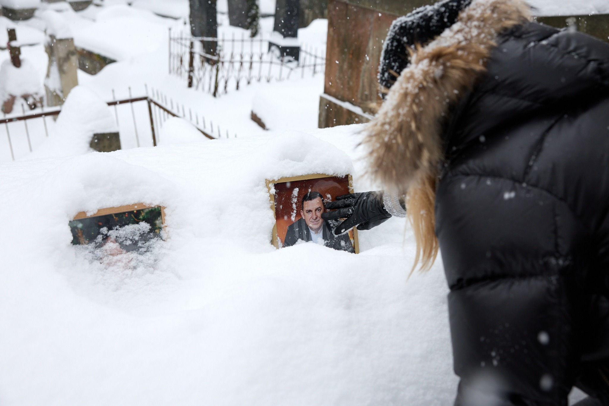 Стефанчук показав, який вигляд має могила Парубія  фото 4