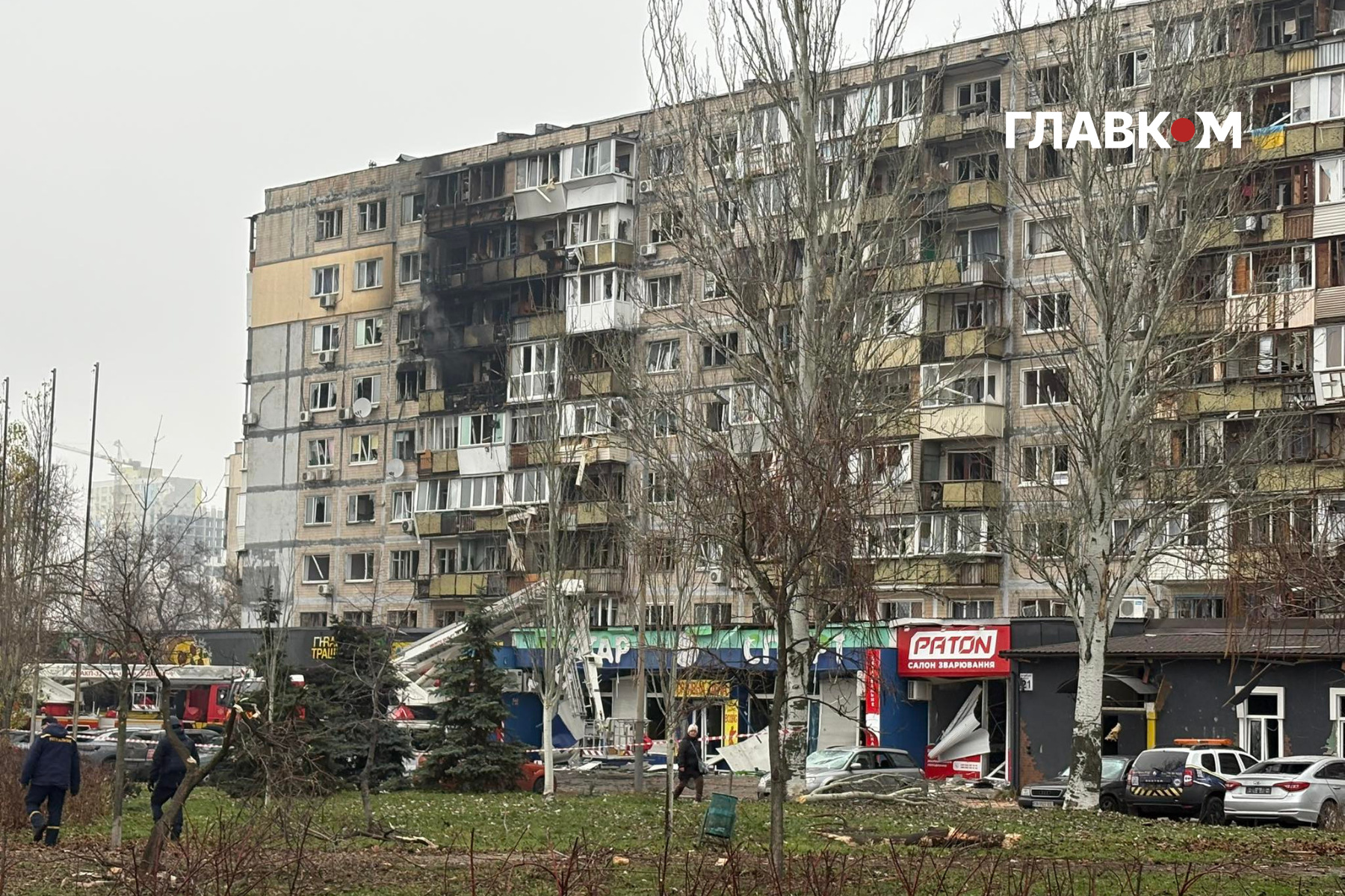 Вікна винесло в усіх будинках навколо. Влада розповіла про наслідки удару на Харківському шосе фото 1