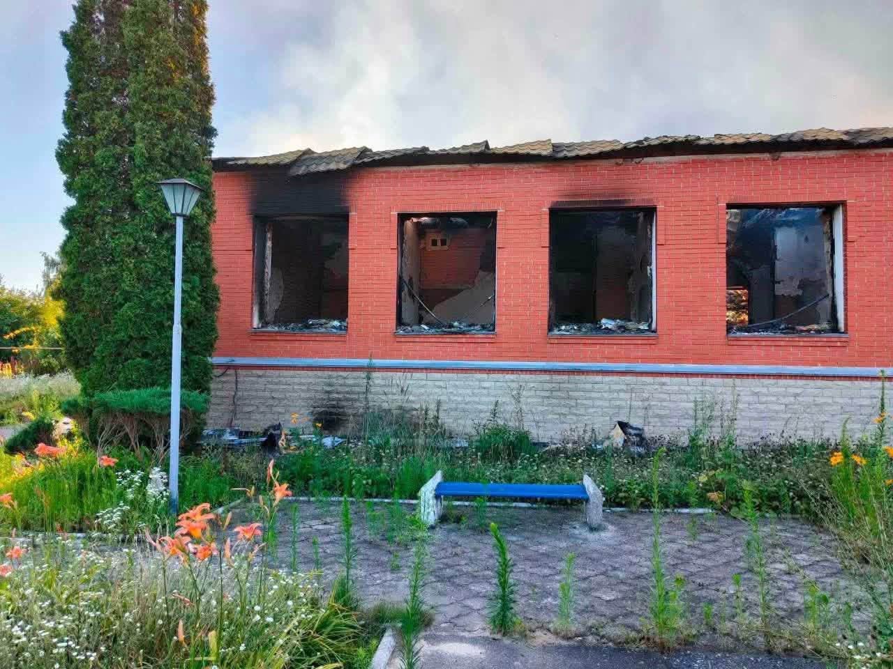 Росіяни перетворили на руїни унікальну «маленьку Швейцарію» на Сумщині фото 3