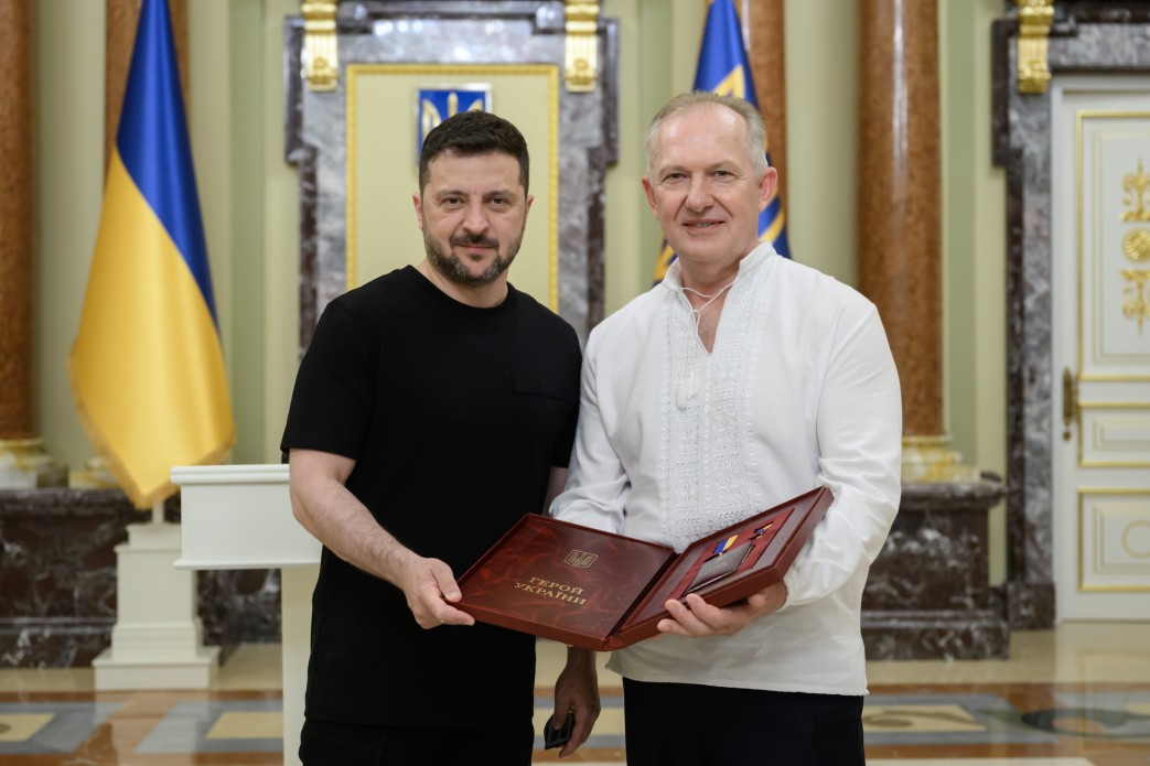 Зеленський відзначив медиків державними нагородами фото 3