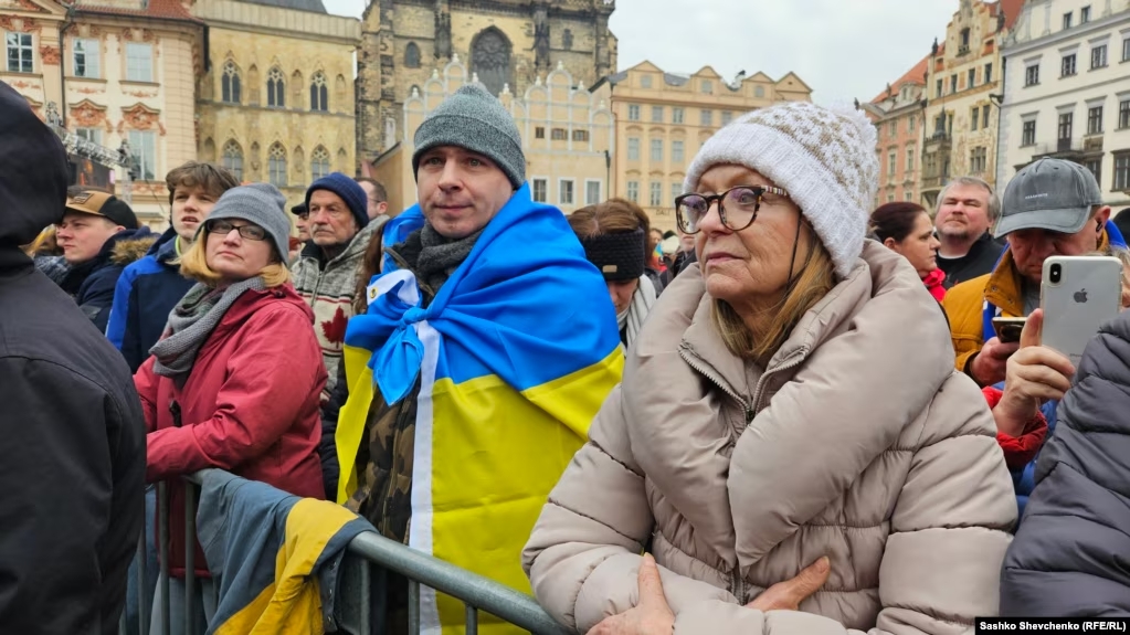 У Празі та Брюсселі відбулись багатотисячні мітинги на підтримку України фото 5