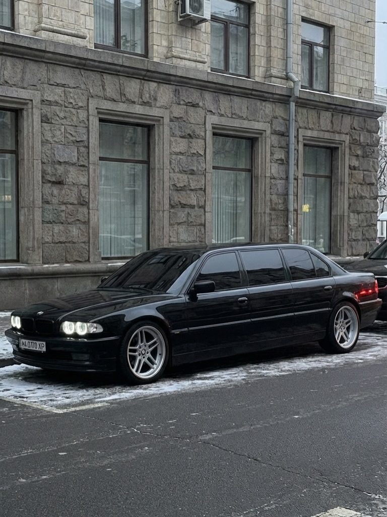 В Україні виставлено на продаж унікальний BMW із джакузі фото 3