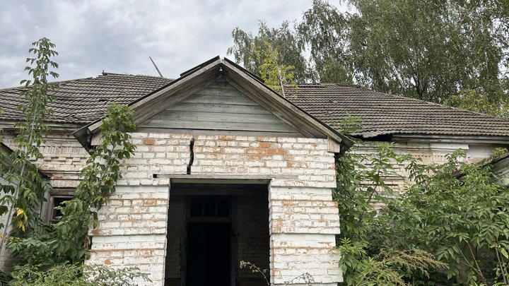 Тріщина на добудованому вході