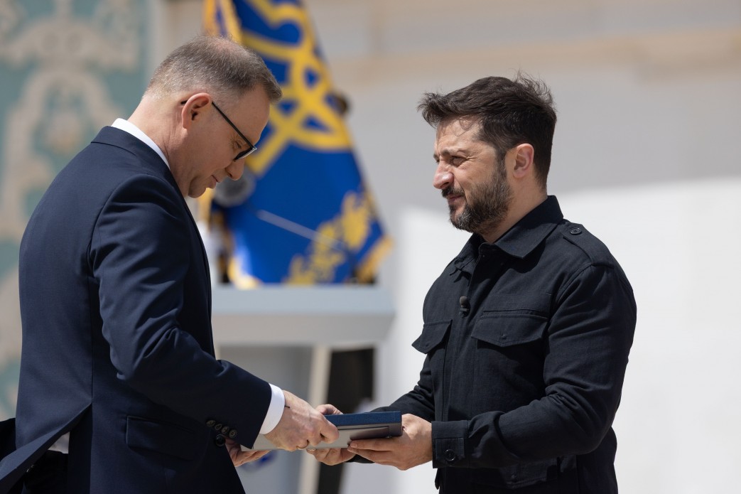 У День Конституції Володимир Зеленський відзначив видатних українців державними нагородами фото 5