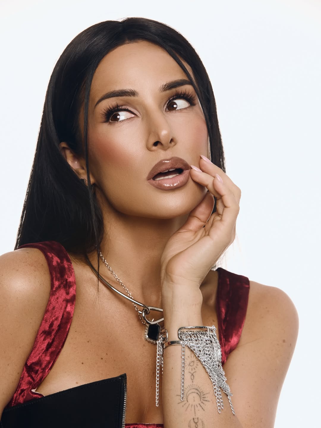 Відома українська співачка вразила перевтіленням і зізналася, чи робила пластику фото 2