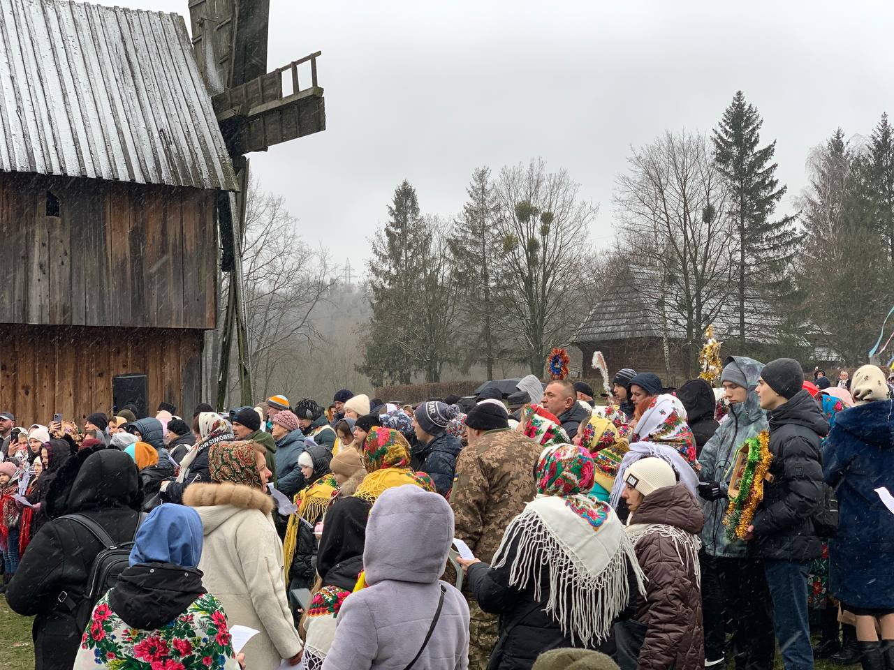 У Чернівцях із благословення Феогноста встановили світовий рекорд  фото 1