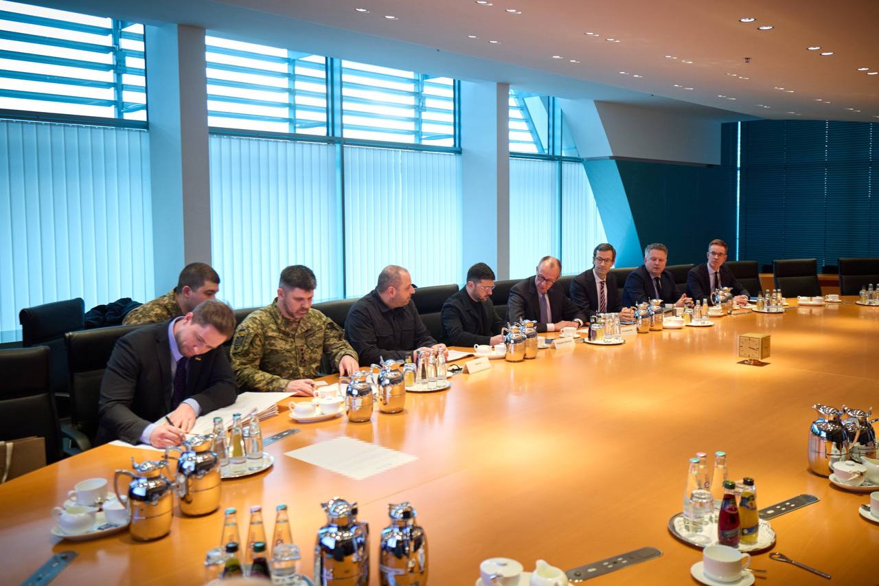 Розпочалася зустріч Зеленського, Мерца і спецпосланців США: перші кадри фото 1