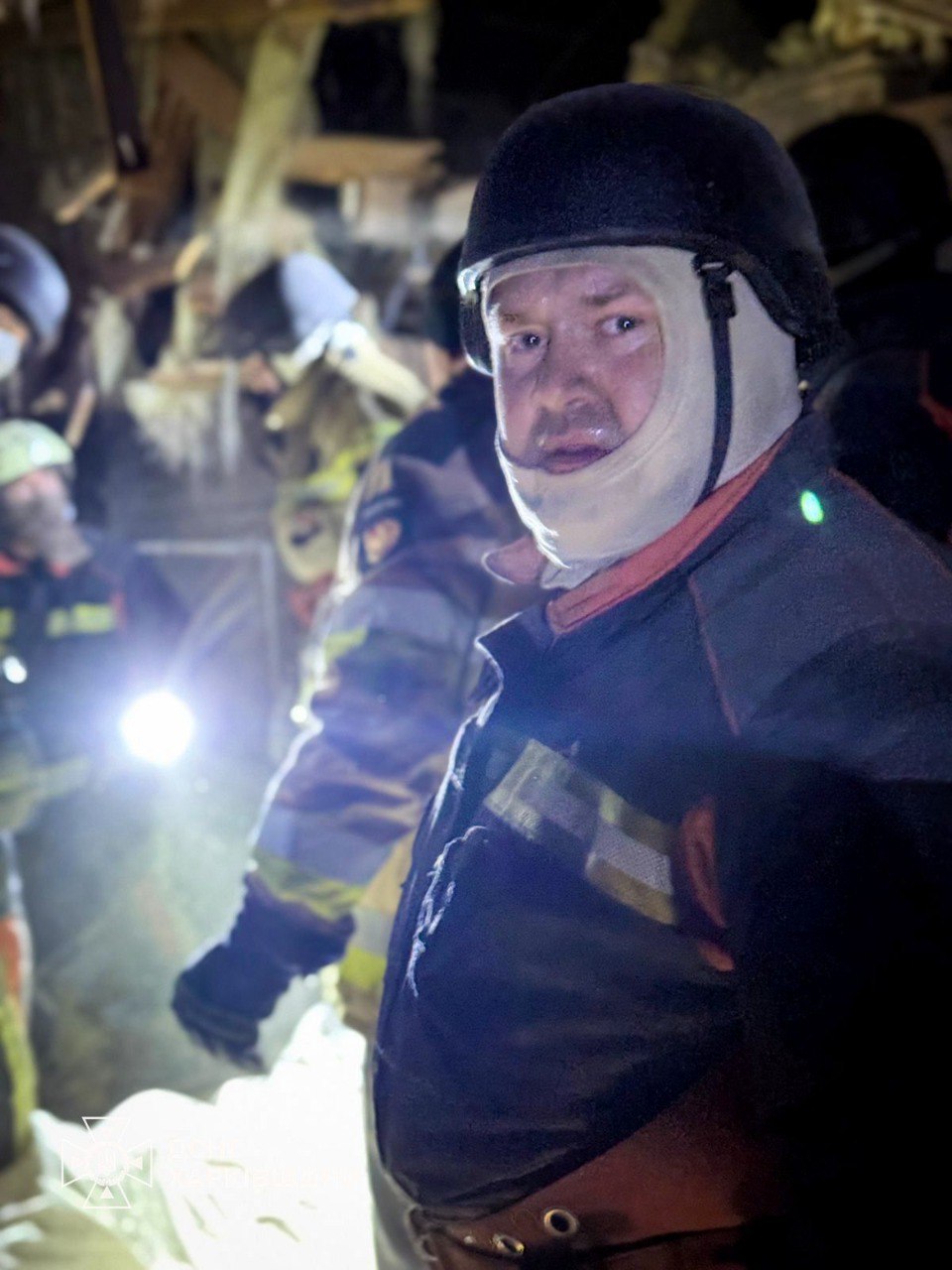 Окупанти скинули на Ізюм авіабомби, є загиблі фото 2