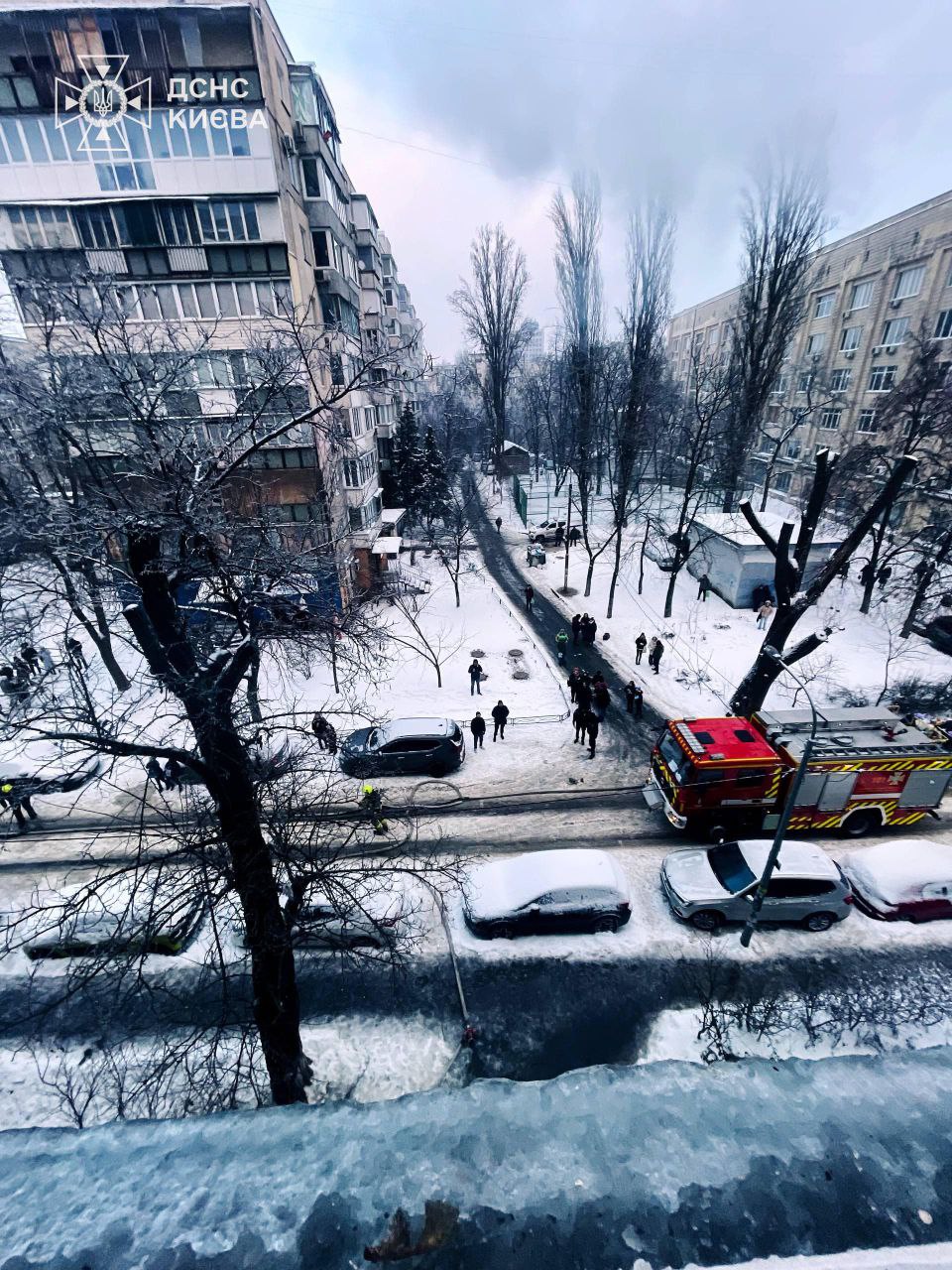 Масштабна пожежа у Києві: двоє людей загинули (фото) фото 1