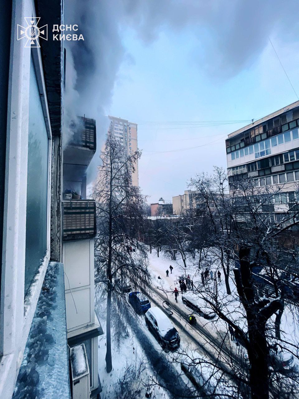 Масштабна пожежа у Києві: двоє людей загинули (фото) фото 2