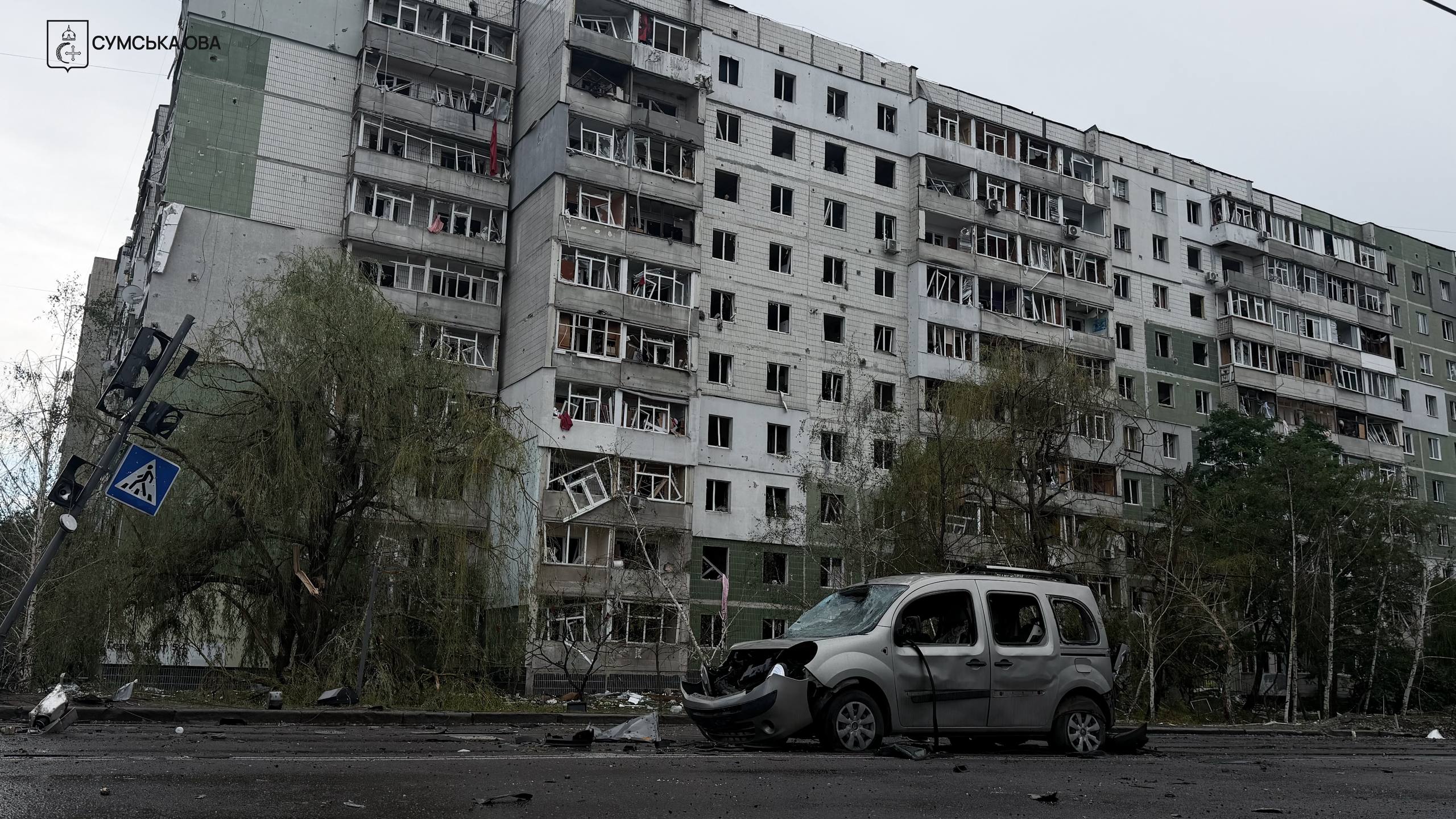 У Сумах після російської атаки п’ятеро загиблих та десятки поранених: моторошні фото фото 1