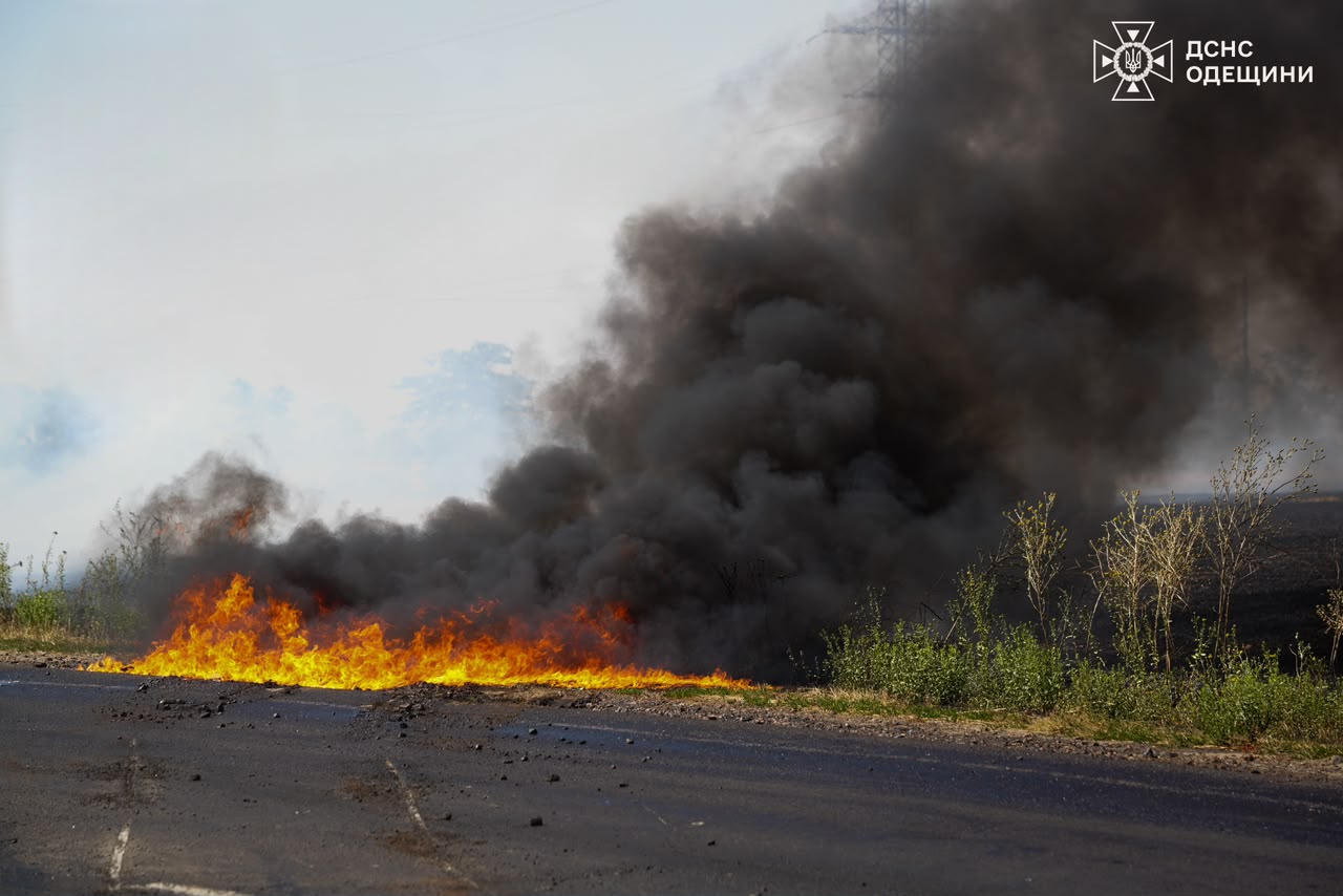 РФ ракетою вдарила по парку розваг на Одещині: загинули люди фото 1