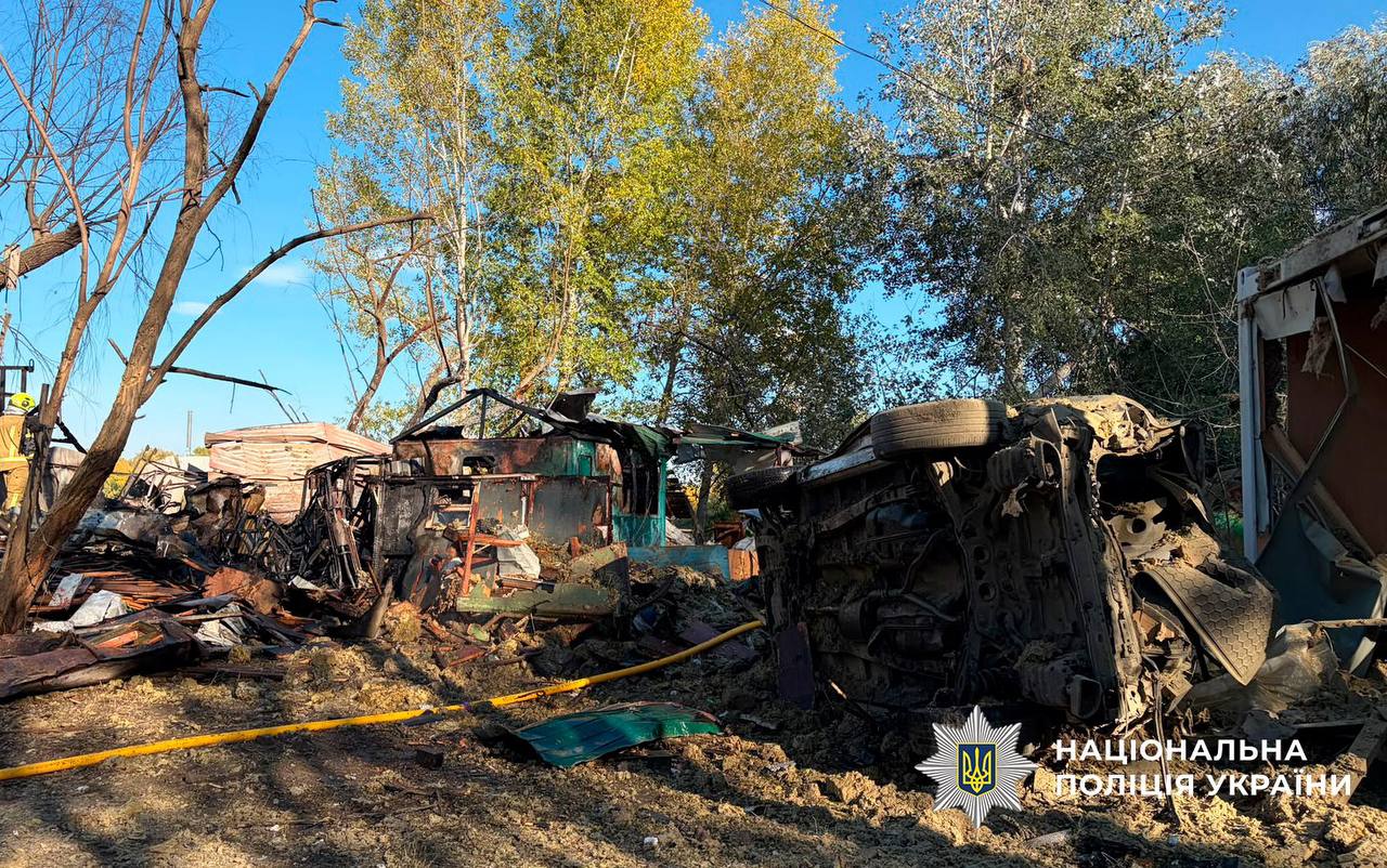 Росія атакувала човнову станцію у Києві, є постраждалі фото 2