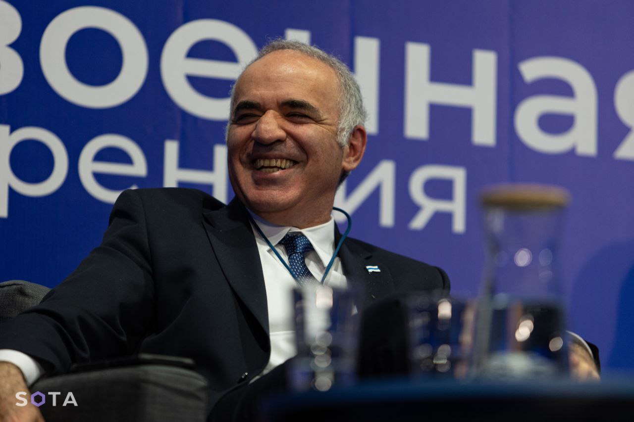 La principale question de la conférence a été exprimée par Garry Kasparov : combien d'autres congrès de ce type auront lieu avant la victoire de l'Ukraine et la liberté de la Russie ?